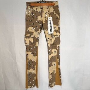 Valabasas Men’s Skinny Cargo Jeans in Desert Camo Brown